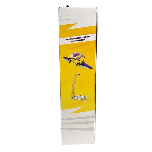 Fortnite Victory Royale Series Llamacorn Express Collectible Glider & Stand - Picture 2 of 3